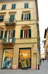 Lucca apartment Vittorio - Lucca vacation rental - Piazza Napoleone - View on Summer Festival